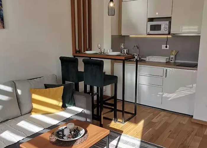 Zlatni Bor 아파트 *